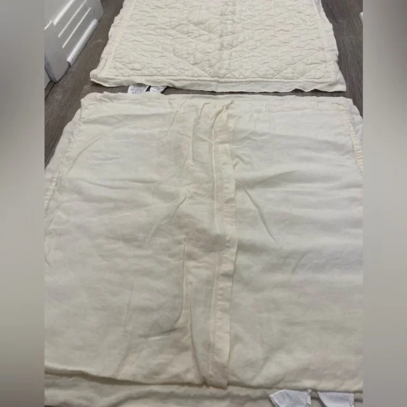 Pottery Barn Belgian Flax Linen Diamond Quilted Euro Shams - Classic Ivory - Picture 7 of 14